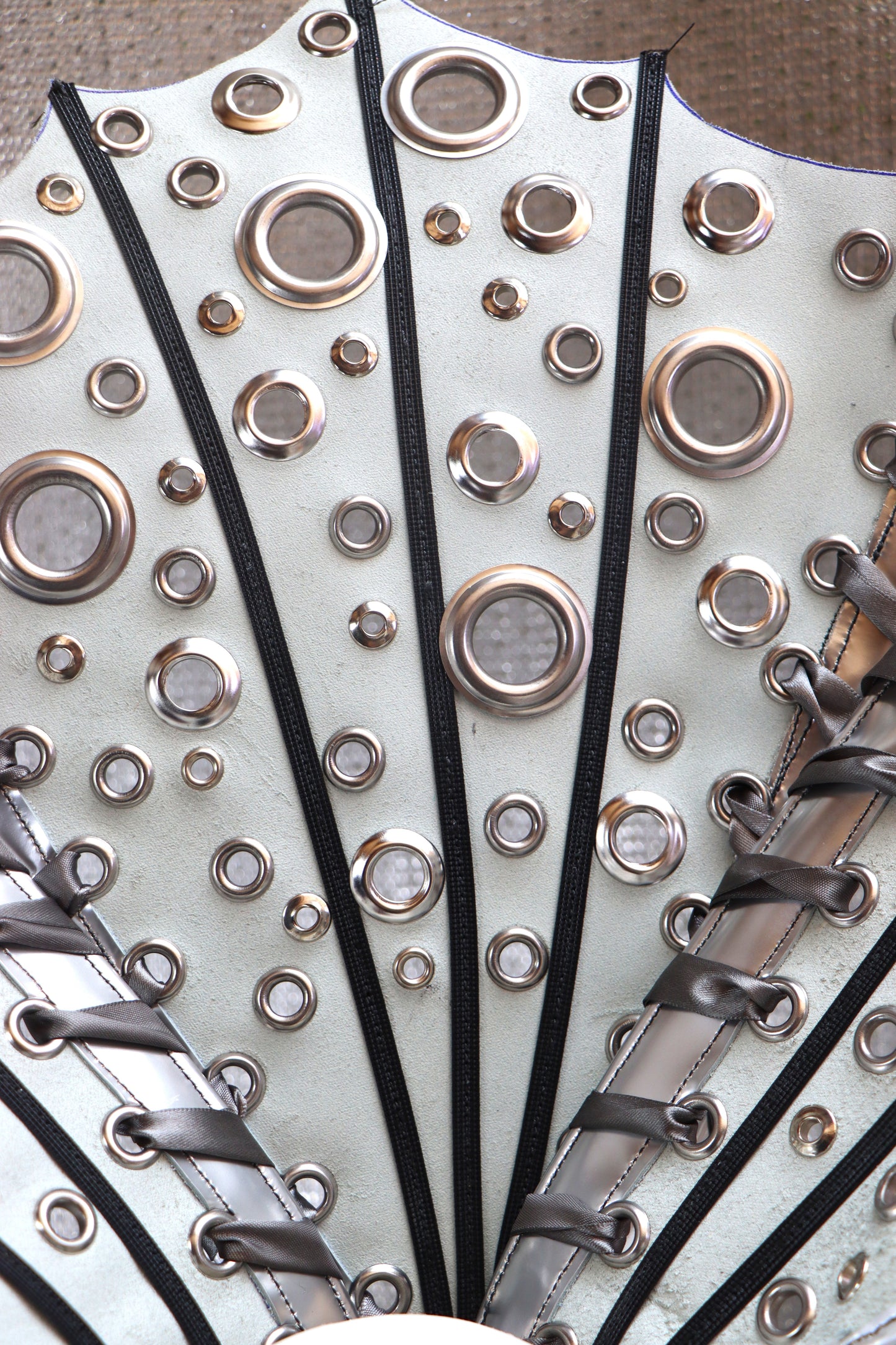 Halskorsett mit Stäben