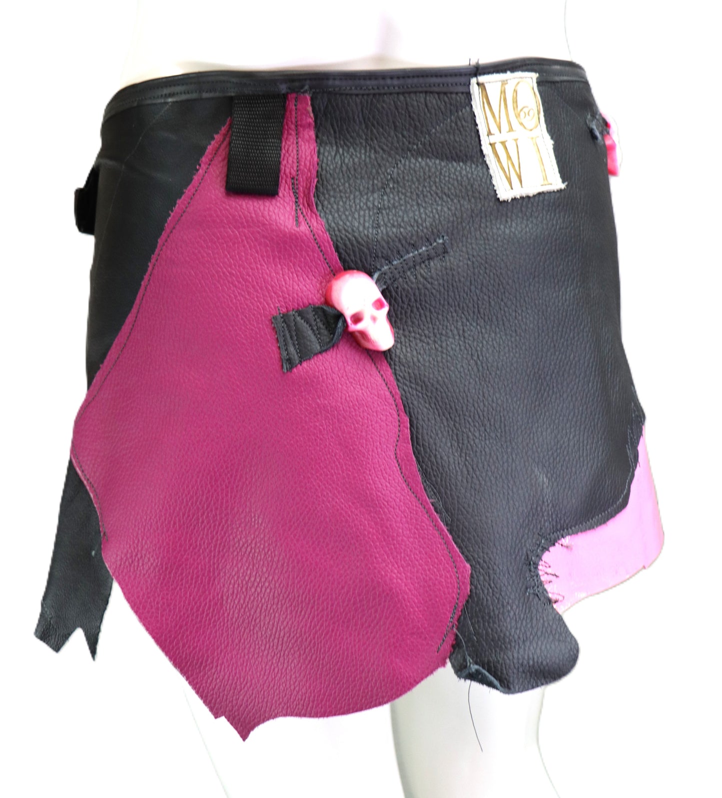 Lederrock pink mit Totenköpfe
