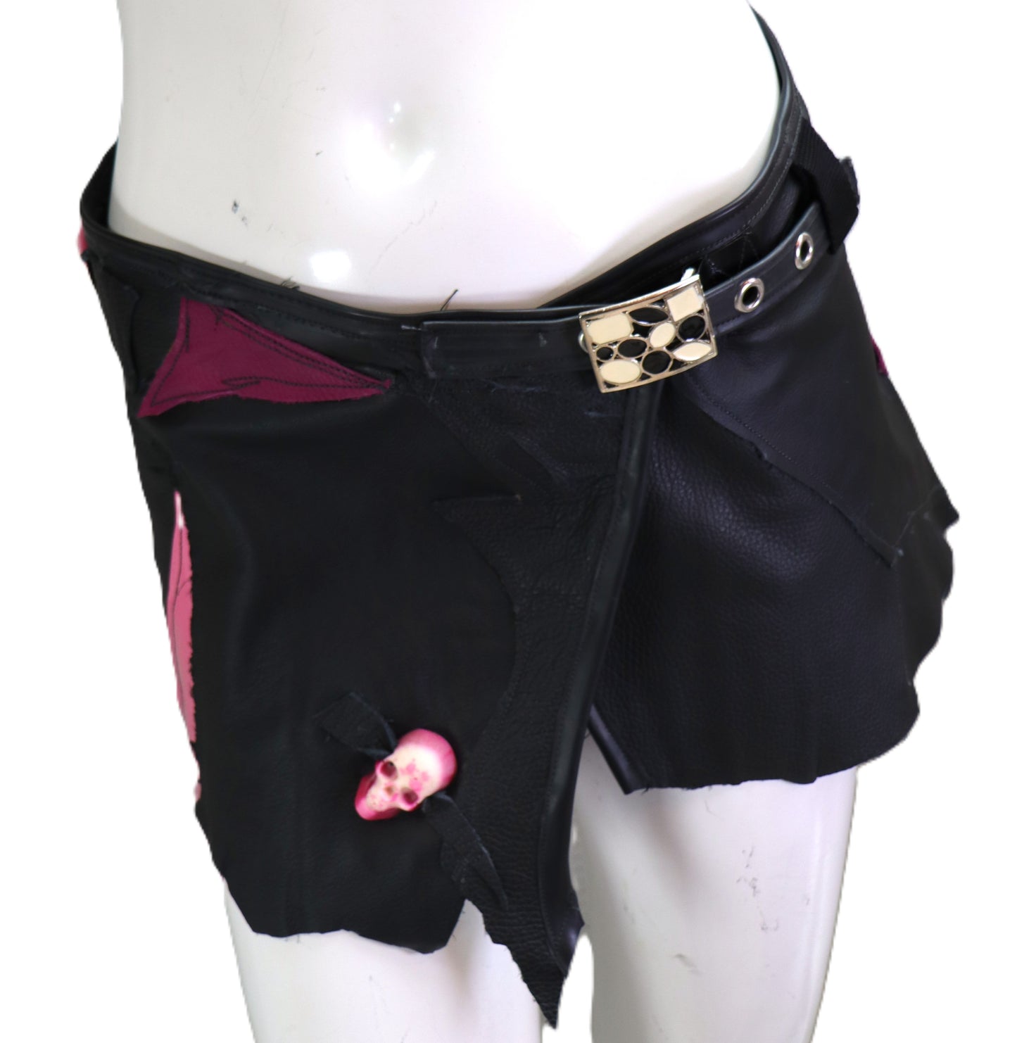 Lederrock pink mit Totenköpfe