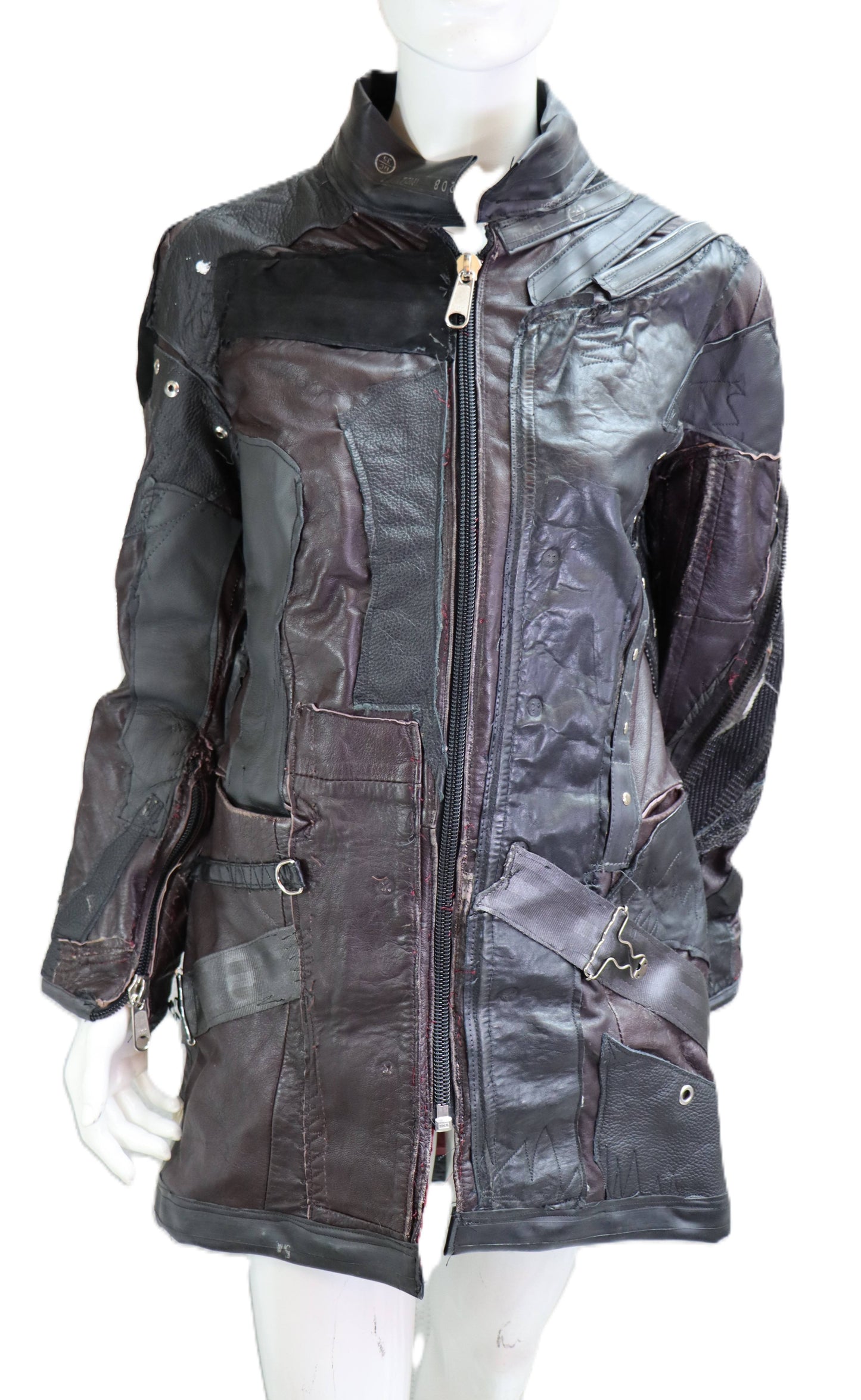 Leder Mantel mit Vogelskelett