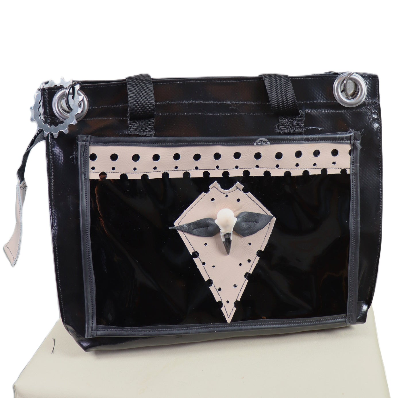 Handtasche mir Rabenschädel