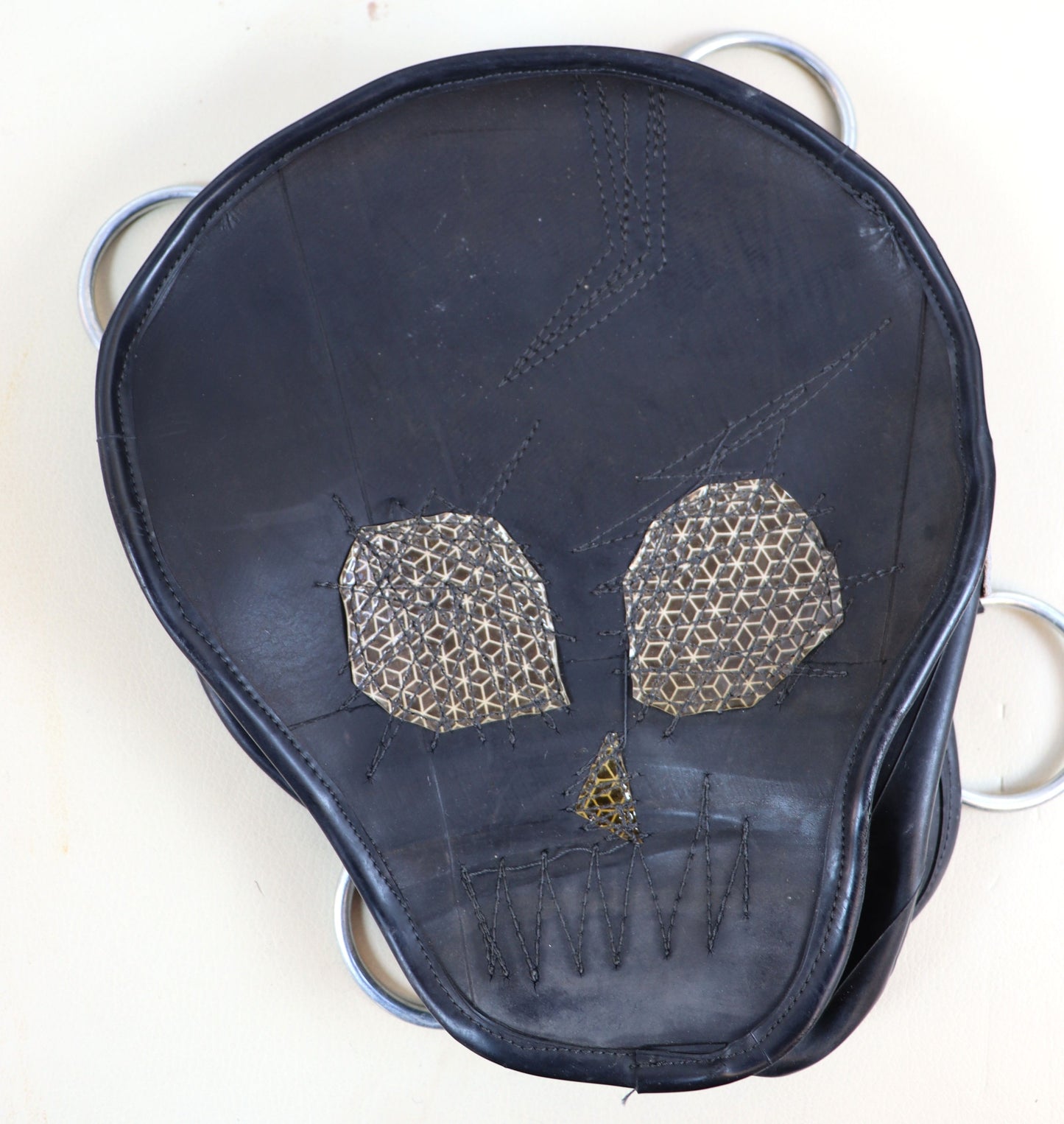 Tasche Form Totenkopf