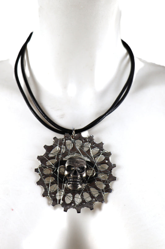 Halsschmuck mit Ritzel